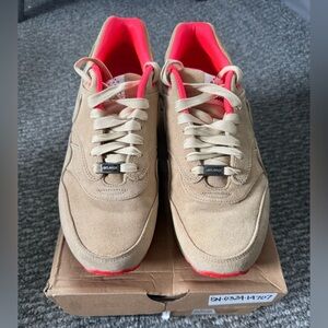 Nike Air Max Milano Men's Sneakers